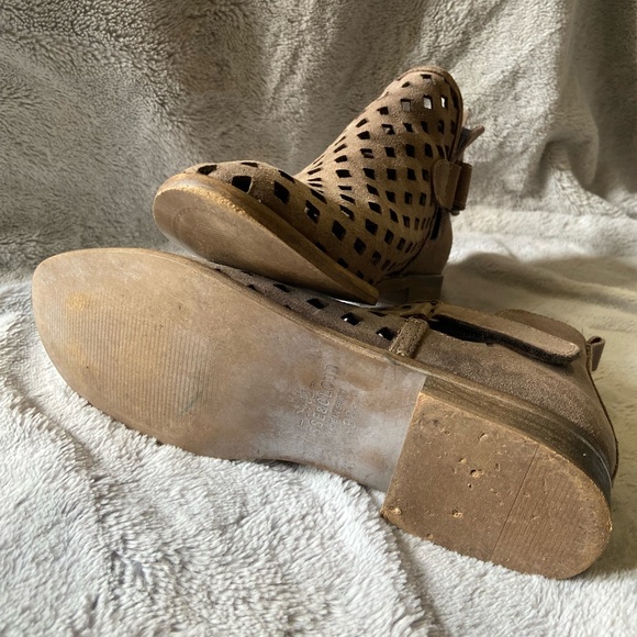 Musse &Cloud cut out ankle-high booties. Brown leather size 7 - Picture 2 of 4